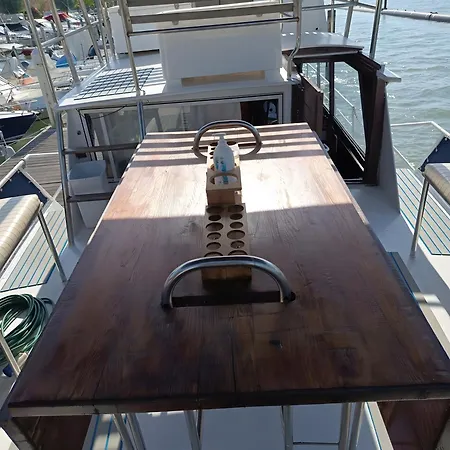 Imbarcazione Bella Botel *