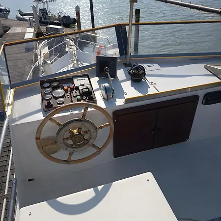 Imbarcazione Bella Botel *
