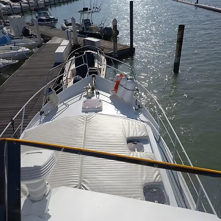 Imbarcazione Bella Botel *